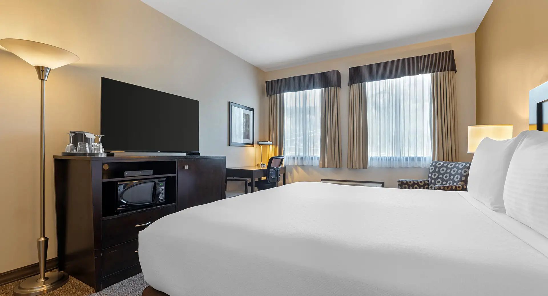 1 King Bed 2
