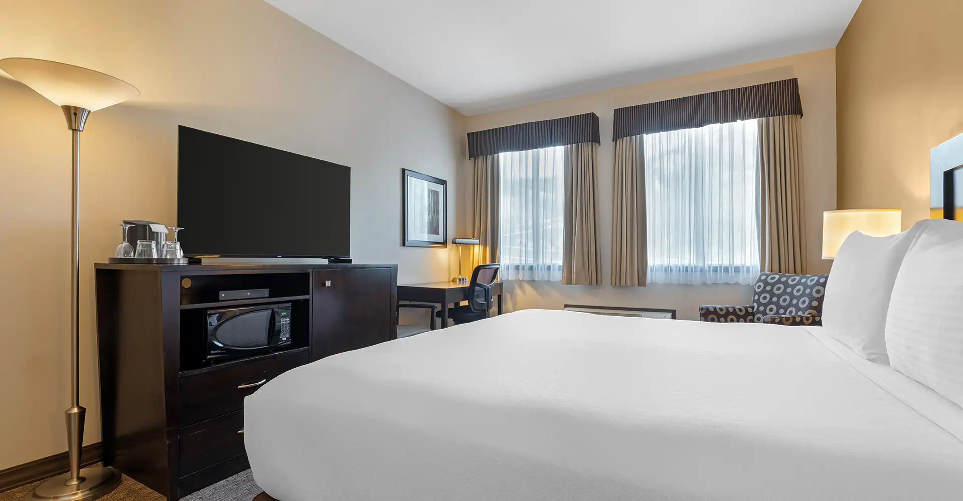 1 King Bed