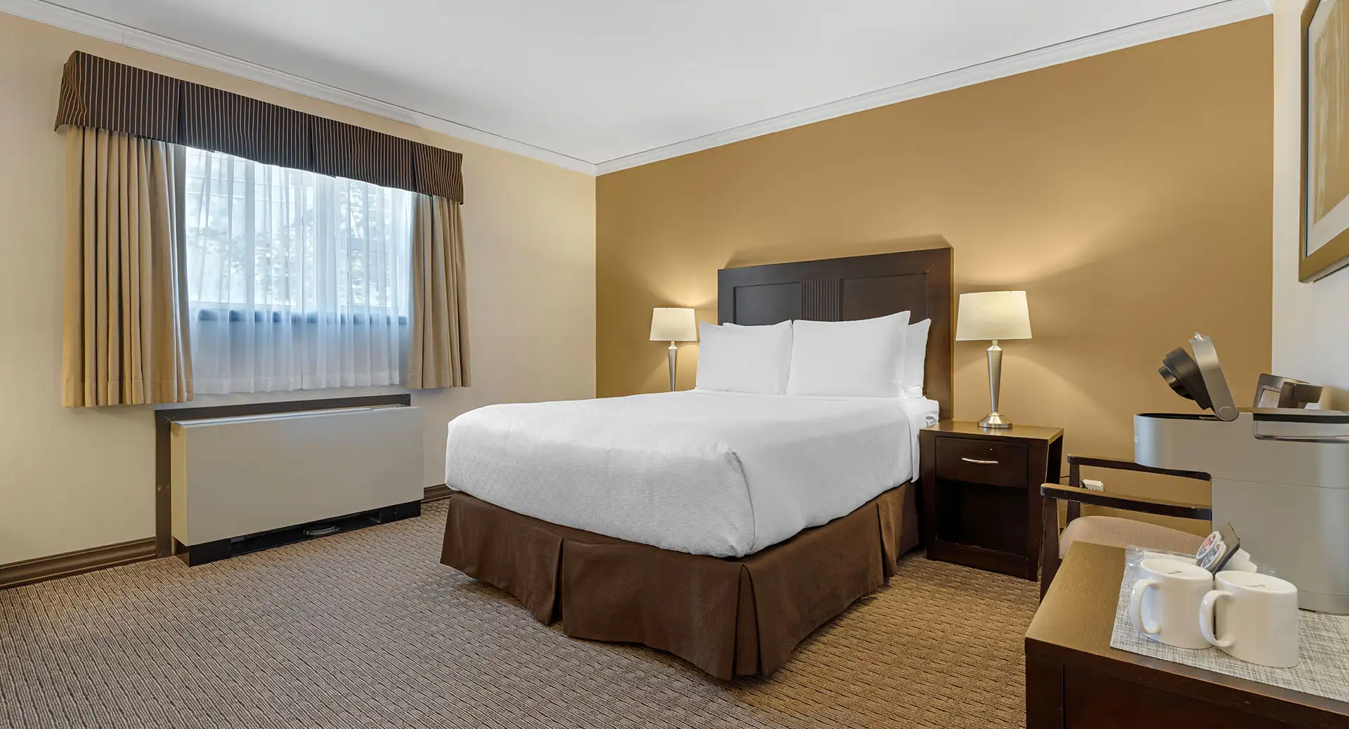 1 Queen Bed 1