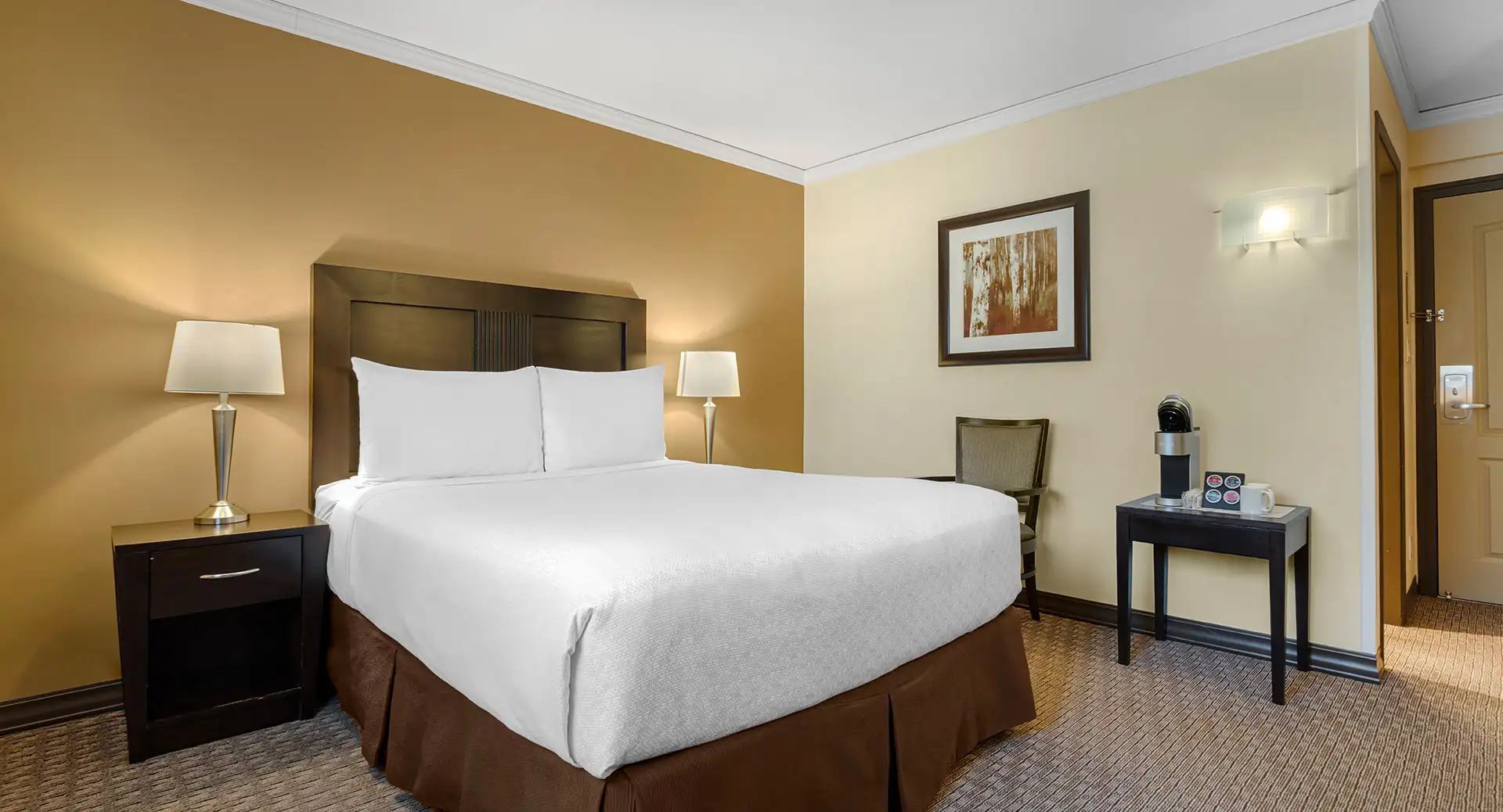 1 Queen Bed 2