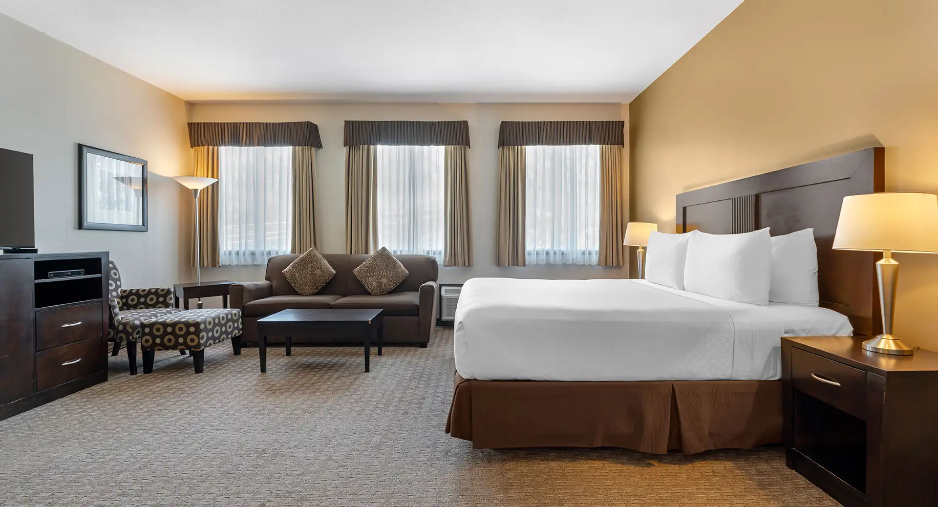 Jetted Tub Room 1 King Bed 2
